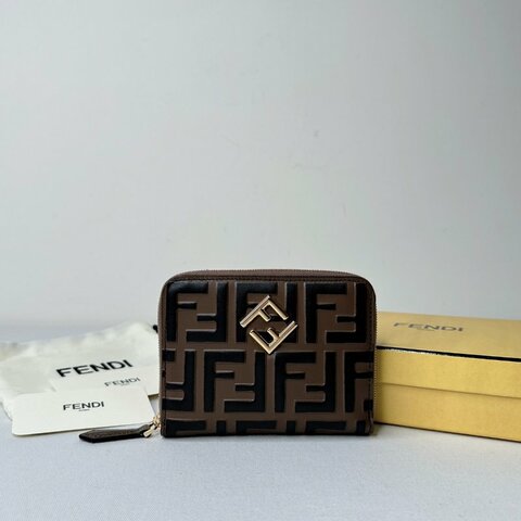 FENDI 全新FF Diamonds拉鍊短夾