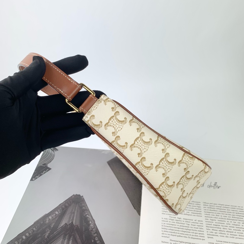 Celine腋下包白色🤍-5