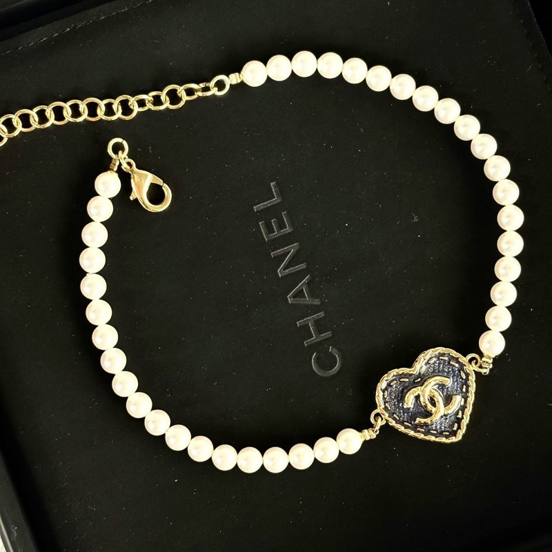 Chanel24P牛仔愛心珍珠項鍊鏈長37cm  99新配件購證 塵袋 盒子-4