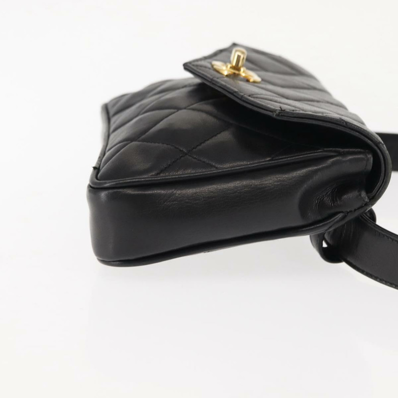 【日本直送】香奈兒 Matelasse 腰包 黑色 金色 CC 標誌 Auth 146618-2