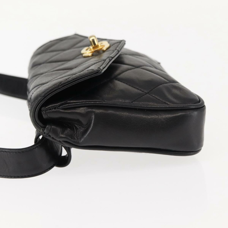 【日本直送】香奈兒 Matelasse 腰包 黑色 金色 CC 標誌 Auth 146618-3