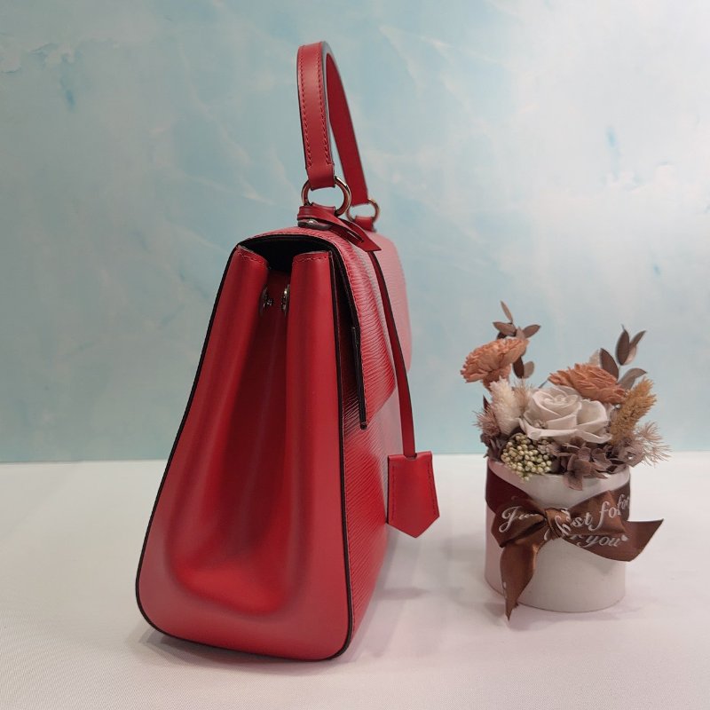 LV CLUNY Epi紅色翻蓋手提肩背包-3