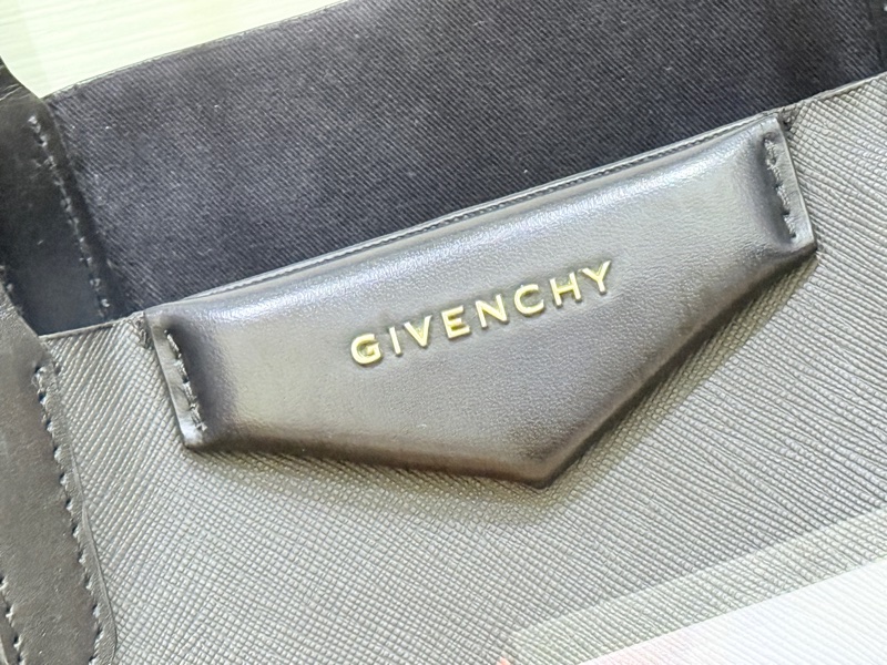 甜售私物🖤Givenchy小鹿班比 黑色 防刮牛皮 肩背 托特包 購物包 旅行包 通勤 上學-5