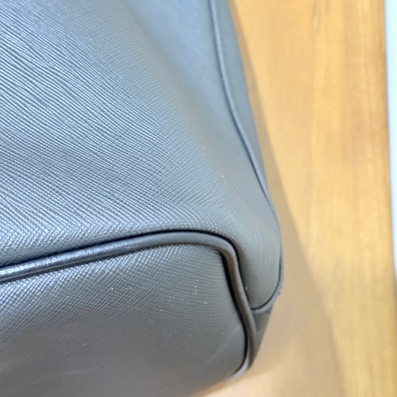 甜售私物🖤Givenchy小鹿班比 黑色 防刮牛皮 肩背 托特包 購物包 旅行包 通勤 上學-8