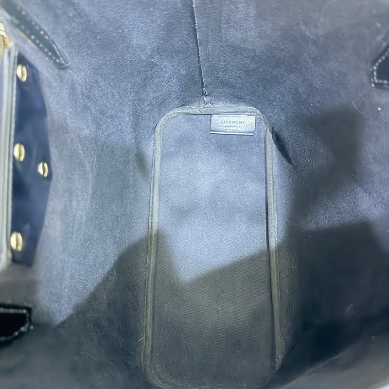 甜售私物🖤Givenchy小鹿班比 黑色 防刮牛皮 肩背 托特包 購物包 旅行包 通勤 上學-10