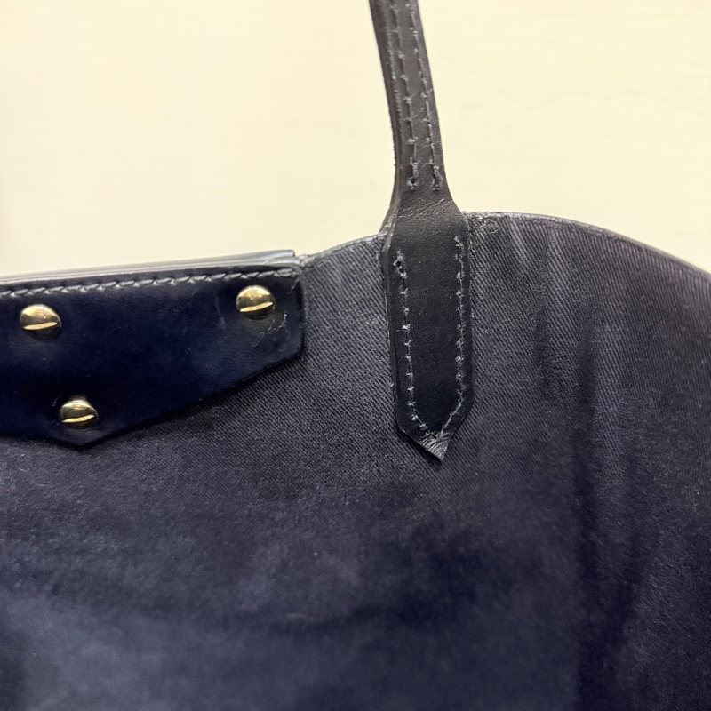 甜售私物🖤Givenchy小鹿班比 黑色 防刮牛皮 肩背 托特包 購物包 旅行包 通勤 上學-16