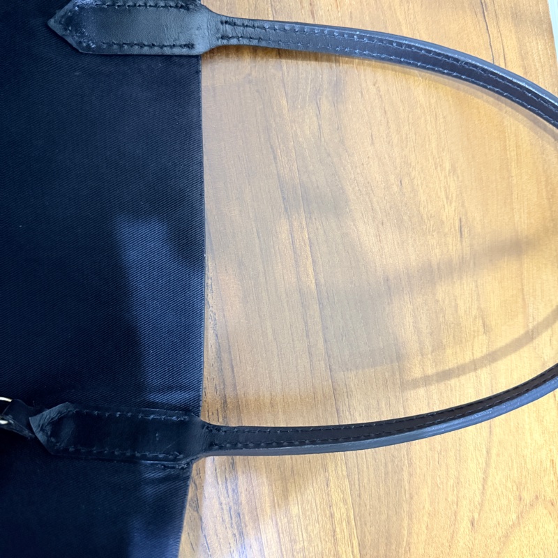 甜售私物🖤Givenchy小鹿班比 黑色 防刮牛皮 肩背 托特包 購物包 旅行包 通勤 上學-21