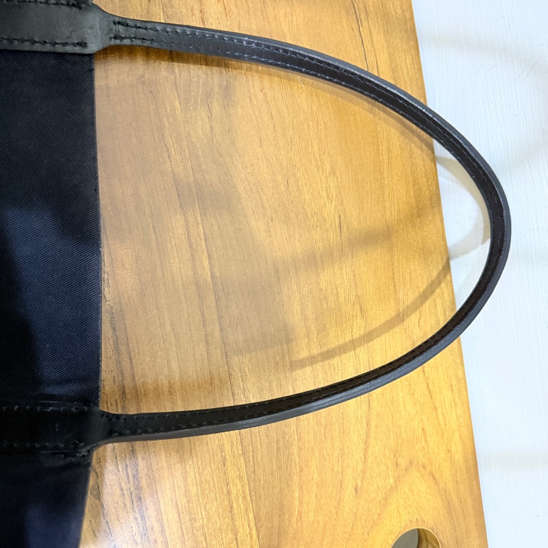 甜售私物🖤Givenchy小鹿班比 黑色 防刮牛皮 肩背 托特包 購物包 旅行包 通勤 上學-22