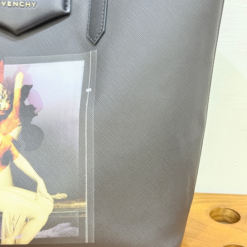 甜售私物🖤Givenchy小鹿班比 黑色 防刮牛皮 肩背 托特包 購物包 旅行包 通勤 上學-39