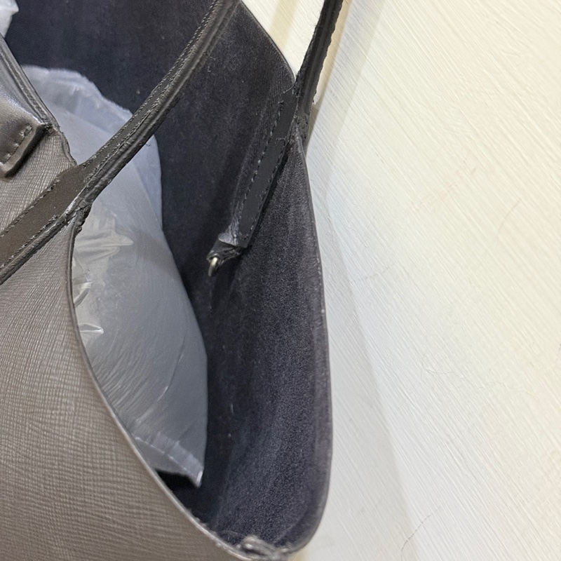 甜售私物🖤Givenchy小鹿班比 黑色 防刮牛皮 肩背 托特包 購物包 旅行包 通勤 上學-40