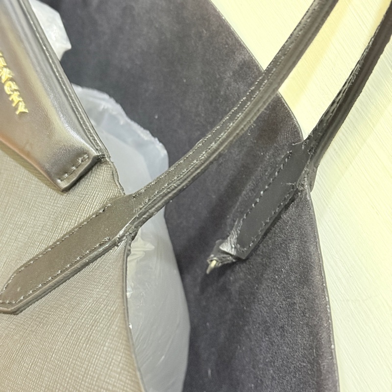 甜售私物🖤Givenchy小鹿班比 黑色 防刮牛皮 肩背 托特包 購物包 旅行包 通勤 上學-41