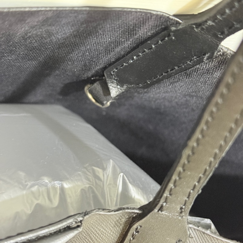 甜售私物🖤Givenchy小鹿班比 黑色 防刮牛皮 肩背 托特包 購物包 旅行包 通勤 上學-42