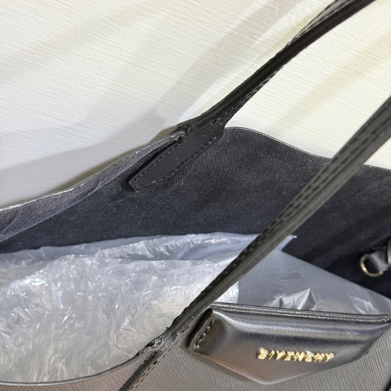 甜售私物🖤Givenchy小鹿班比 黑色 防刮牛皮 肩背 托特包 購物包 旅行包 通勤 上學-45