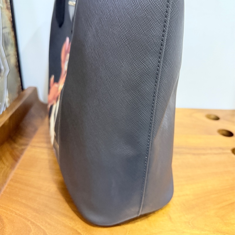 甜售私物🖤Givenchy小鹿班比 黑色 防刮牛皮 肩背 托特包 購物包 旅行包 通勤 上學-46