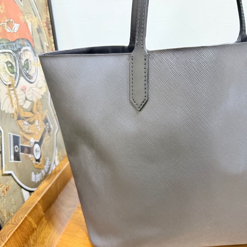 甜售私物🖤Givenchy小鹿班比 黑色 防刮牛皮 肩背 托特包 購物包 旅行包 通勤 上學-49