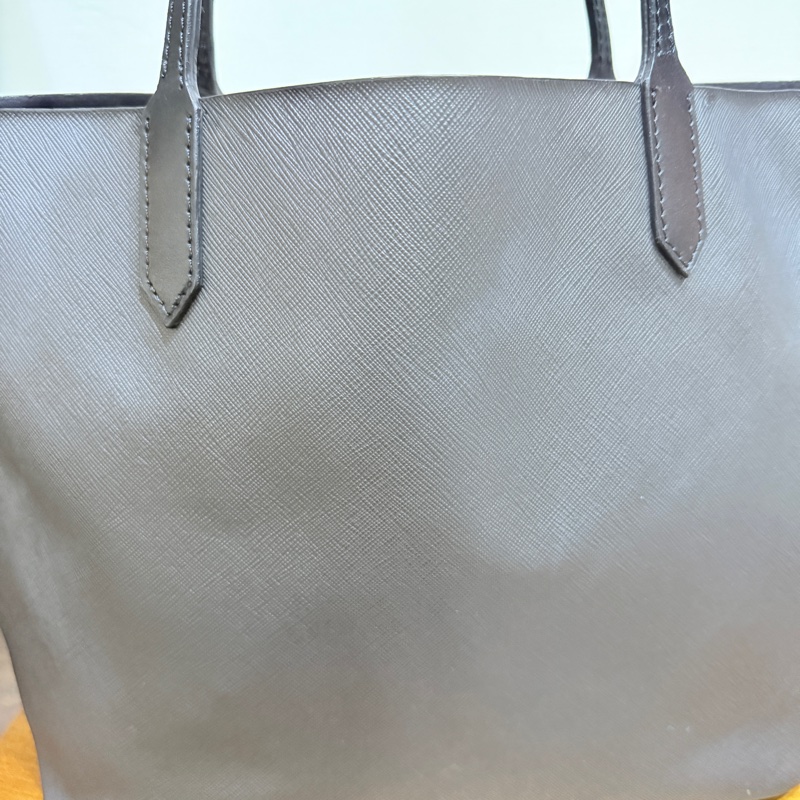 甜售私物🖤Givenchy小鹿班比 黑色 防刮牛皮 肩背 托特包 購物包 旅行包 通勤 上學-50