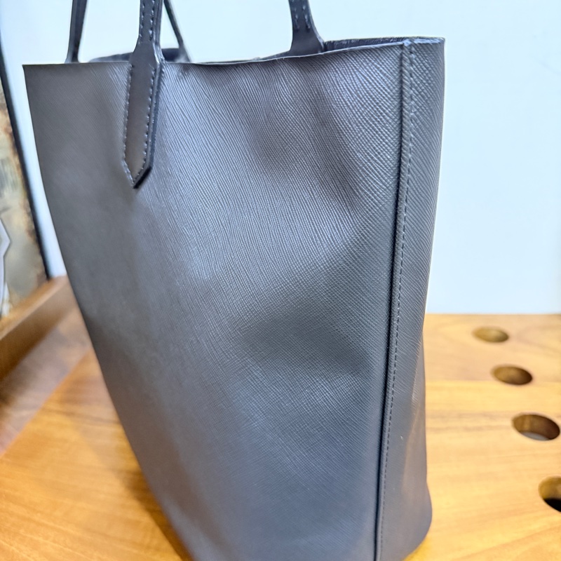 甜售私物🖤Givenchy小鹿班比 黑色 防刮牛皮 肩背 托特包 購物包 旅行包 通勤 上學-52