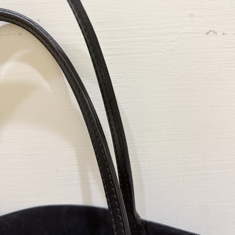 甜售私物🖤Givenchy小鹿班比 黑色 防刮牛皮 肩背 托特包 購物包 旅行包 通勤 上學-60