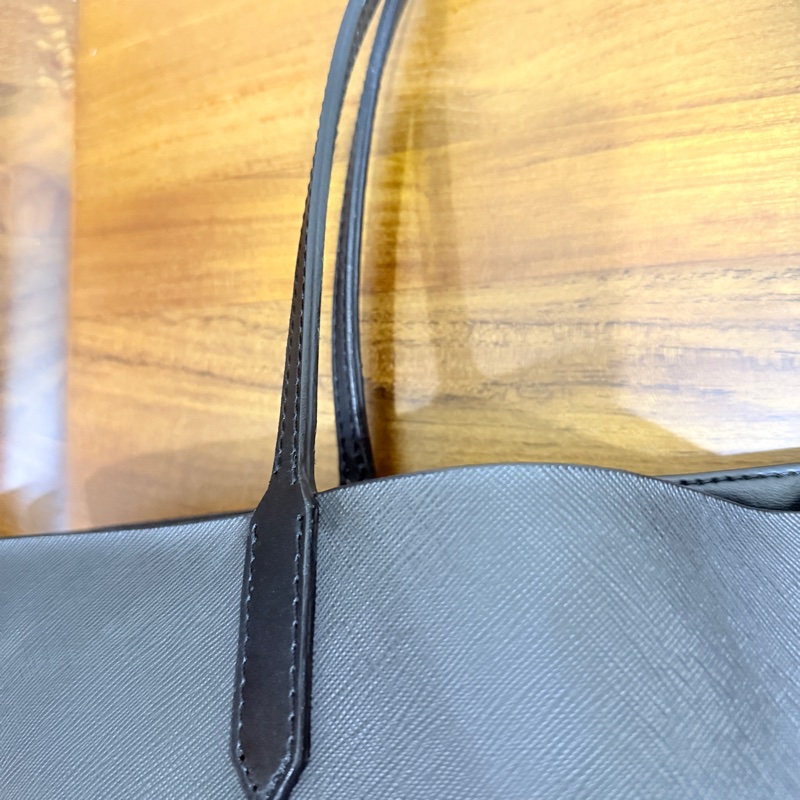 甜售私物🖤Givenchy小鹿班比 黑色 防刮牛皮 肩背 托特包 購物包 旅行包 通勤 上學-65