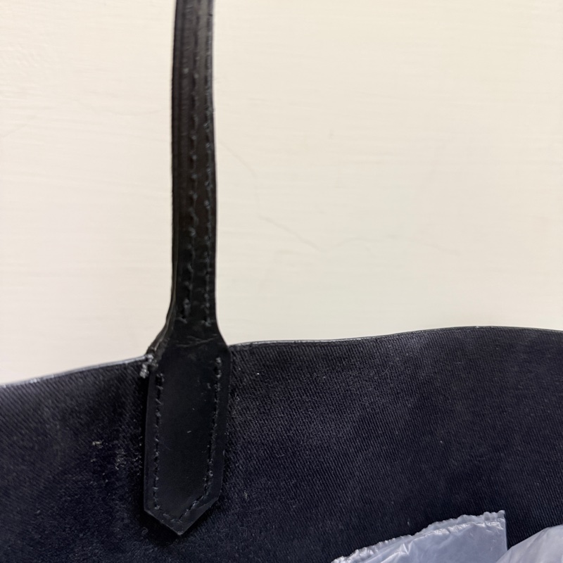 甜售私物🖤Givenchy小鹿班比 黑色 防刮牛皮 肩背 托特包 購物包 旅行包 通勤 上學-70