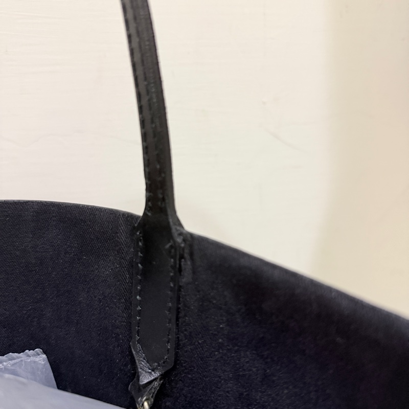 甜售私物🖤Givenchy小鹿班比 黑色 防刮牛皮 肩背 托特包 購物包 旅行包 通勤 上學-71