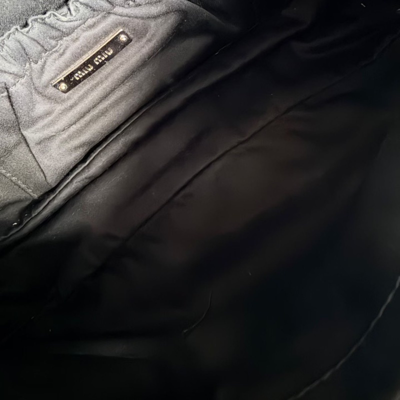 MiuMiu褶皺翻蓋寶石鏈條包 黑色銀扣 黑銀 羊皮 27*17*6 98新配件盒子 塵袋 鏈條 說明書-3