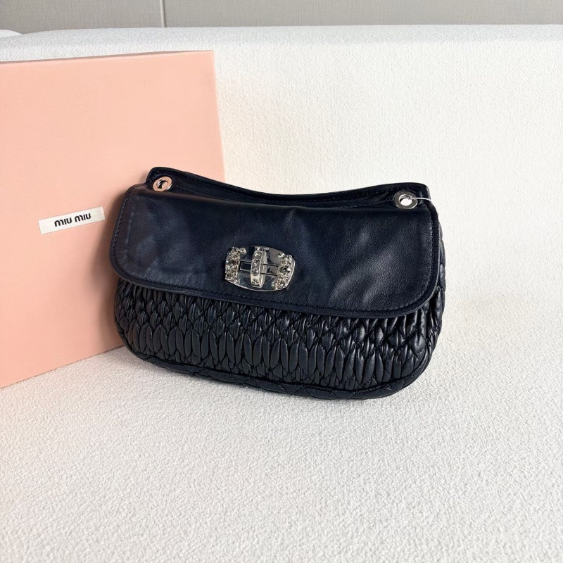 MiuMiu褶皺翻蓋寶石鏈條包 黑色銀扣 黑銀 羊皮 27*17*6 98新配件盒子 塵袋 鏈條 說明書-4
