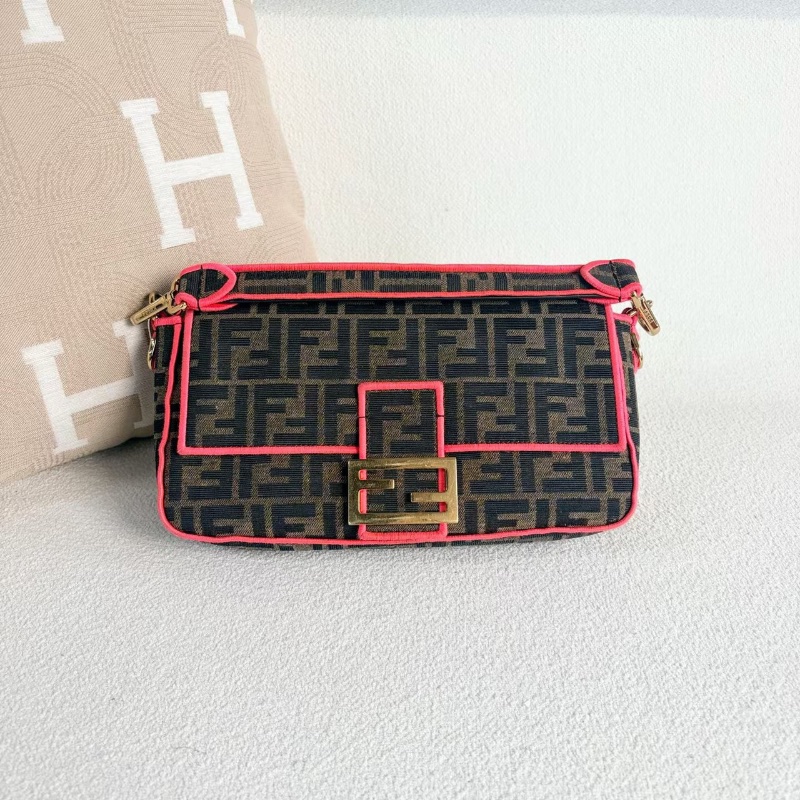 Fendi Baguette法棍包 中號 老花拼螢光粉 金扣 27*15*6 98新配件塵袋 肩帶-6