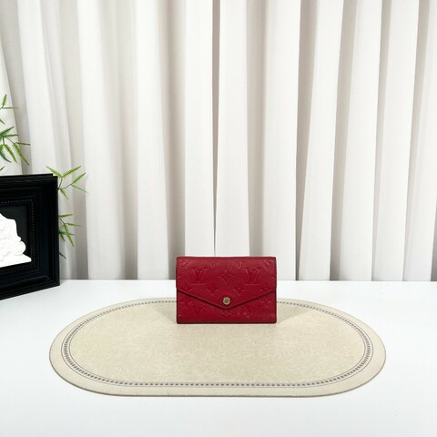 LV路易威登 紅色全皮壓紋信封錢包 卡位多 容量大 亮眼便攜