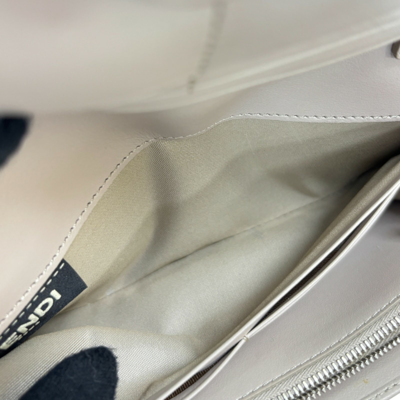 灰色 牛皮 鍊帶 Hypnoteyes 長夾【FENDI 芬迪】 8M0365-7