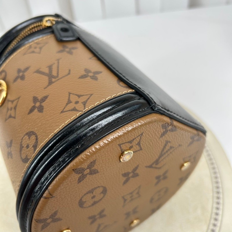 LV路易威登 20年票 Cannes 芯片編碼共存 經典棕色老花發財桶 塗層帆布拼牛皮飾邊 水桶包單肩斜挎手提包-13