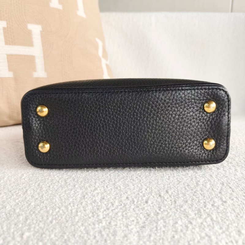 LV 拼色Capucines mini黑紅拼色 金扣荔枝皮 20*13*7.5 98新配件寬肩帶 塵袋-3