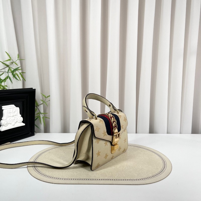 GUCCI古馳 Sylvie 塞爾維亞限定小蜜蜂包 白色燙金星星 紅藍織帶 金色五金 帶兩根肩帶 藍色內裡 容量可觀 日常通勤都適合-2