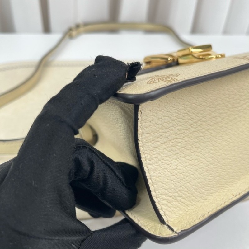 GUCCI古馳 Sylvie 塞爾維亞限定小蜜蜂包 白色燙金星星 紅藍織帶 金色五金 帶兩根肩帶 藍色內裡 容量可觀 日常通勤都適合-13