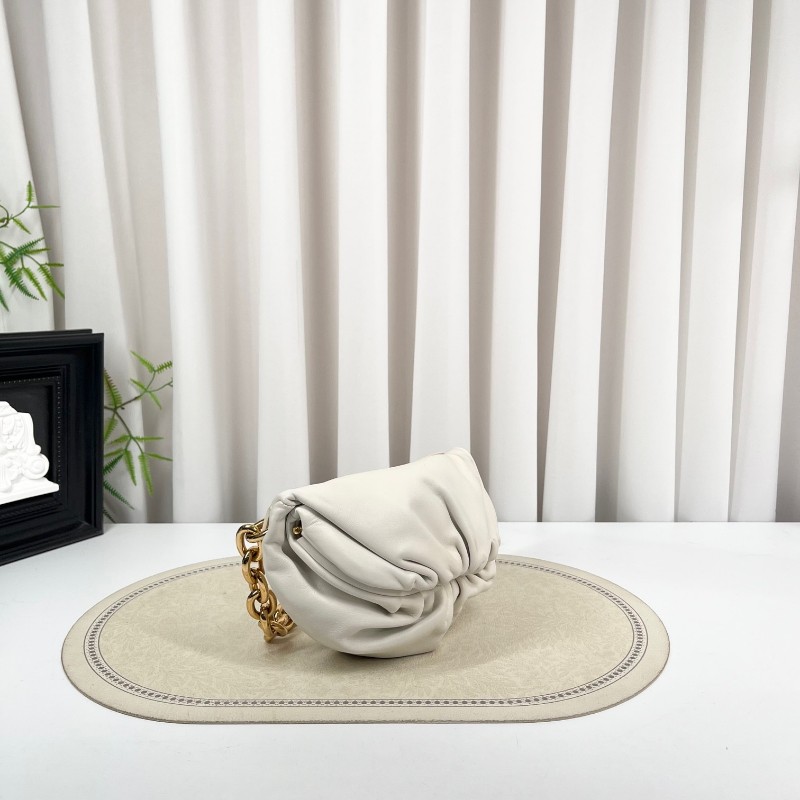 Bottega Veneta葆蝶家 THE BELT CHAIN POUCH 金鏈牛皮腰包胸包斜挎包 溫柔特別 容量可觀 日常通勤都適合-2