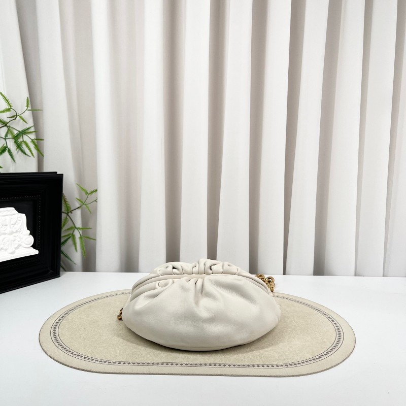 Bottega Veneta葆蝶家 THE BELT CHAIN POUCH 金鏈牛皮腰包胸包斜挎包 溫柔特別 容量可觀 日常通勤都適合-4