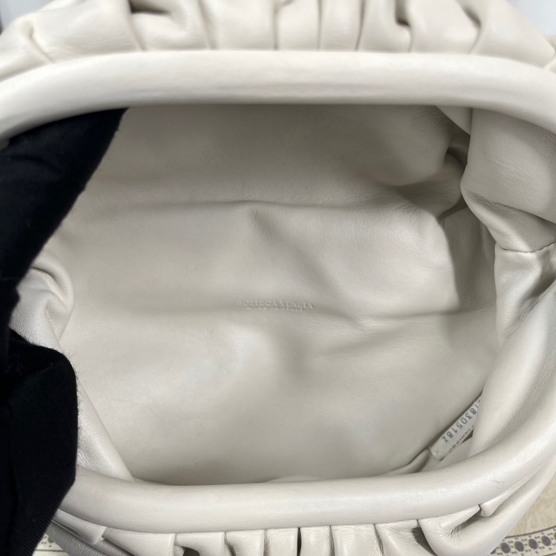 Bottega Veneta葆蝶家 THE BELT CHAIN POUCH 金鏈牛皮腰包胸包斜挎包 溫柔特別 容量可觀 日常通勤都適合-12