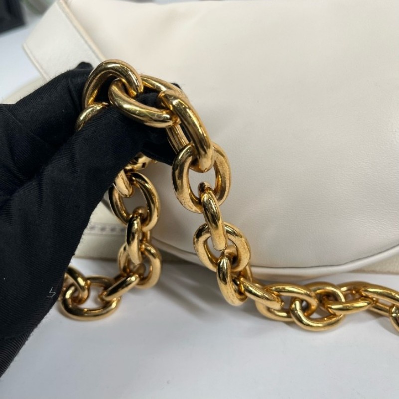 Bottega Veneta葆蝶家 THE BELT CHAIN POUCH 金鏈牛皮腰包胸包斜挎包 溫柔特別 容量可觀 日常通勤都適合-17