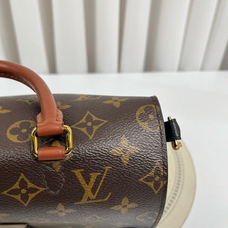 LV路易威登 鎖頭郵差包 拉鍊順滑 內裡乾淨 容量實用 日常出門百搭 肩帶可調節 可單肩可斜挎-11