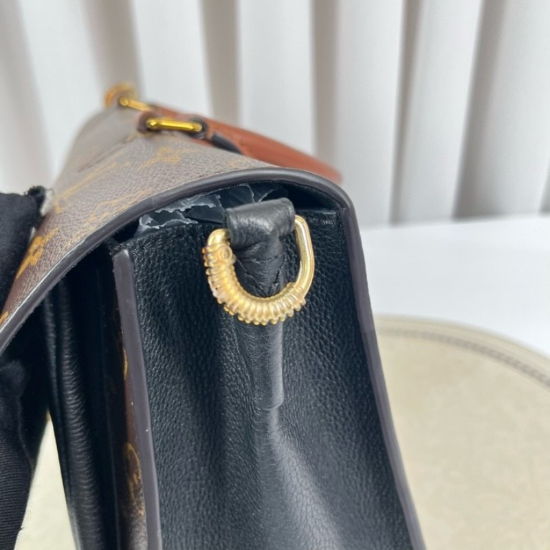 LV路易威登 鎖頭郵差包 拉鍊順滑 內裡乾淨 容量實用 日常出門百搭 肩帶可調節 可單肩可斜挎-14