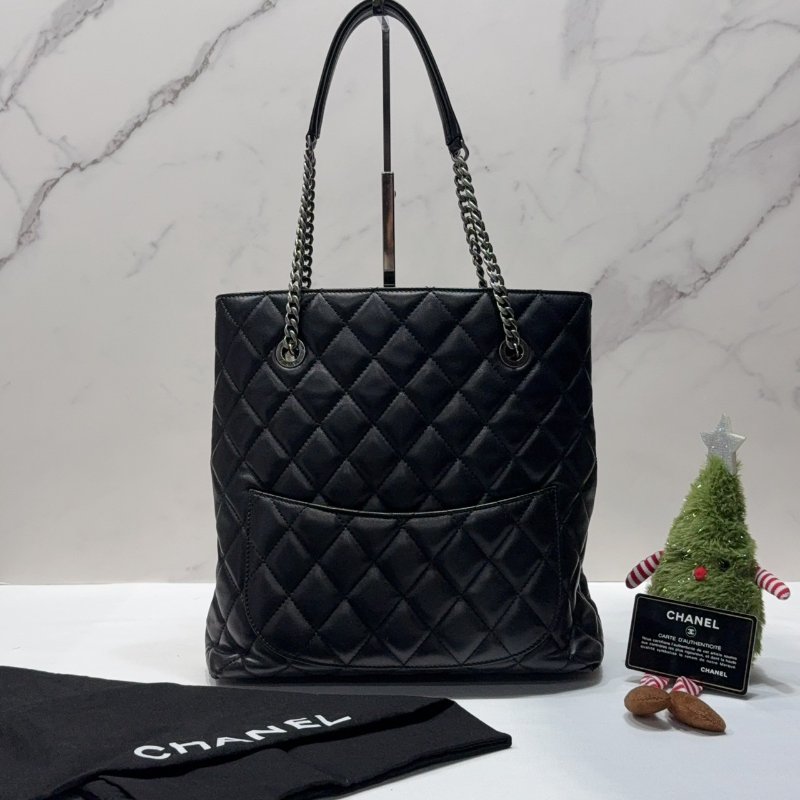 CHANEL 雙C菱格小羊皮托特包-1