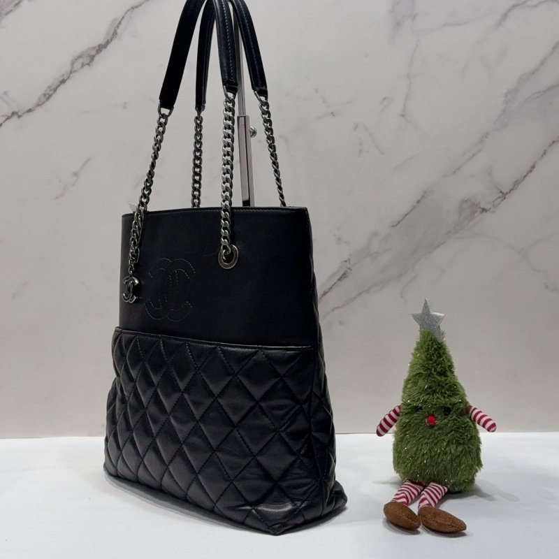 CHANEL 雙C菱格小羊皮托特包-3