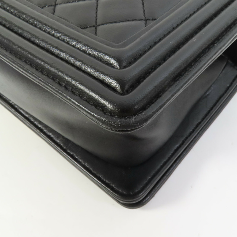 CHANEL 羊皮皮革Boy 20金扣鏈帶肩背袋-9