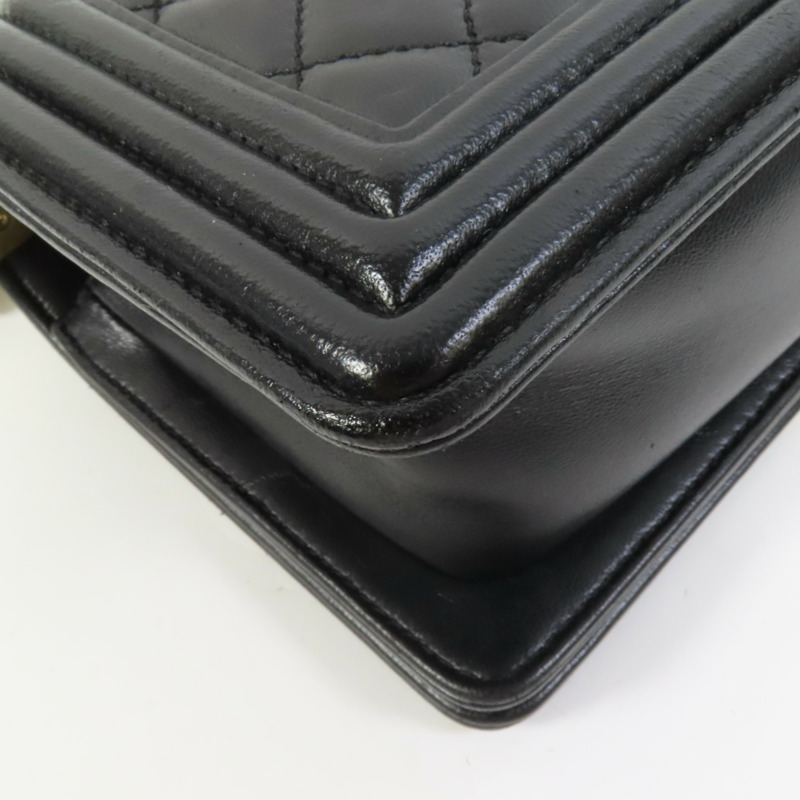 CHANEL 羊皮皮革Boy 20金扣鏈帶肩背袋-12