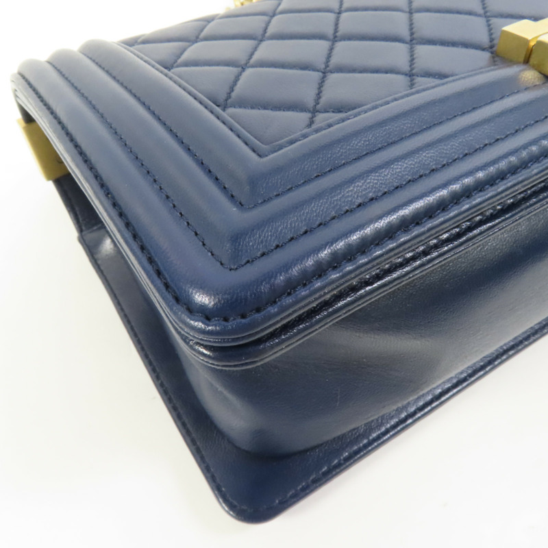 CHANEL 羊皮皮革Boy 25金扣鏈帶肩背袋-11