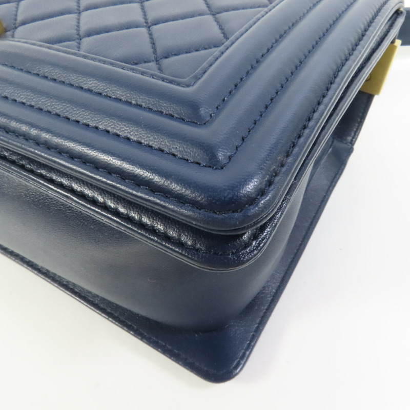 CHANEL 羊皮皮革Boy 25金扣鏈帶肩背袋-13