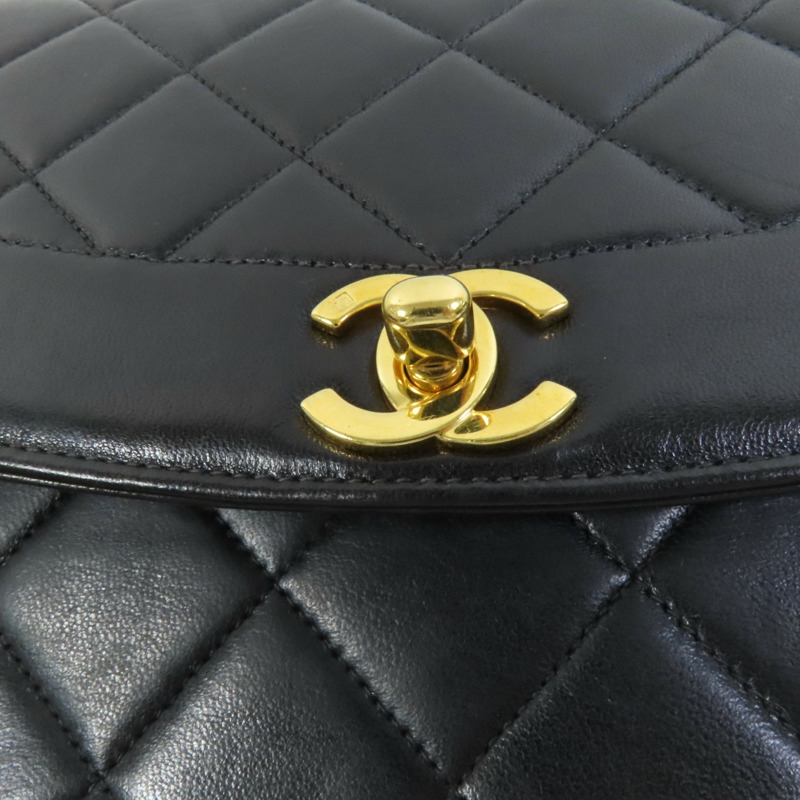 CHANEL 羊皮皮革Diana金扣鏈帶肩背袋-6