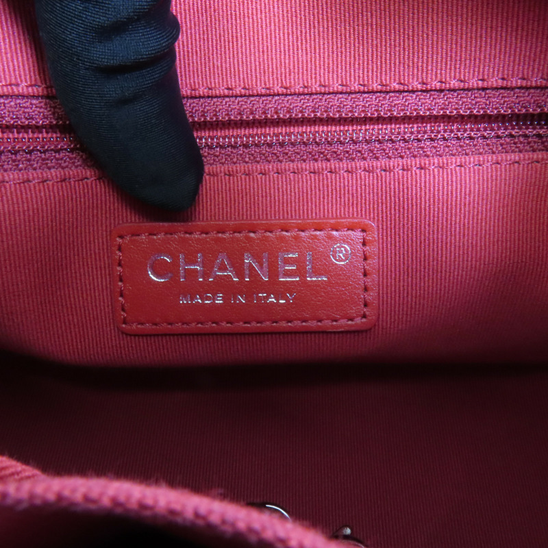 CHANEL 牛皮皮革Gabrielle Smal鏈帶肩背袋-7