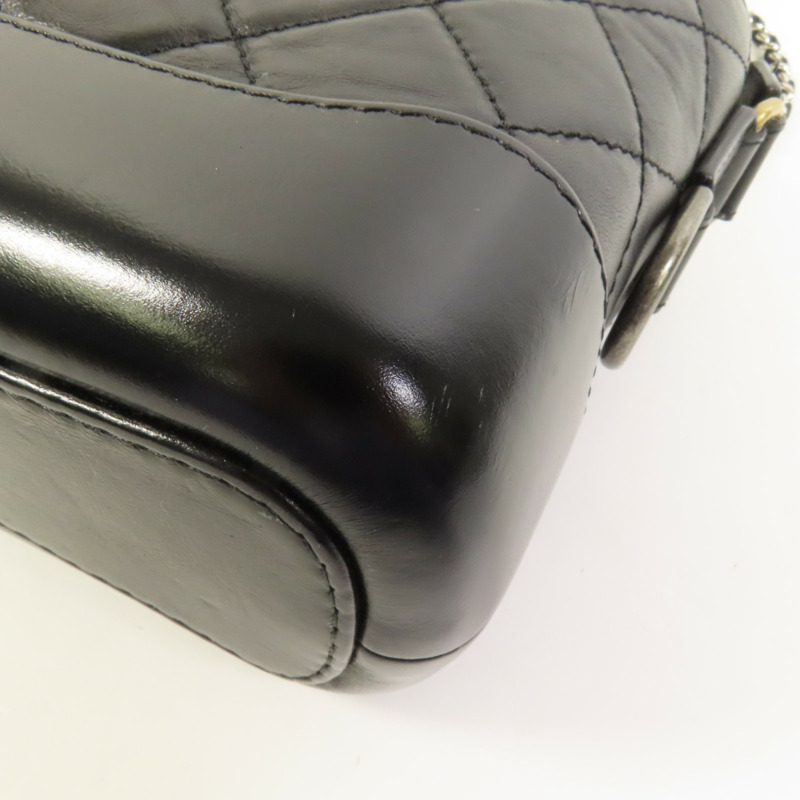 CHANEL 牛皮皮革Gabrielle Smal鏈帶肩背袋-10