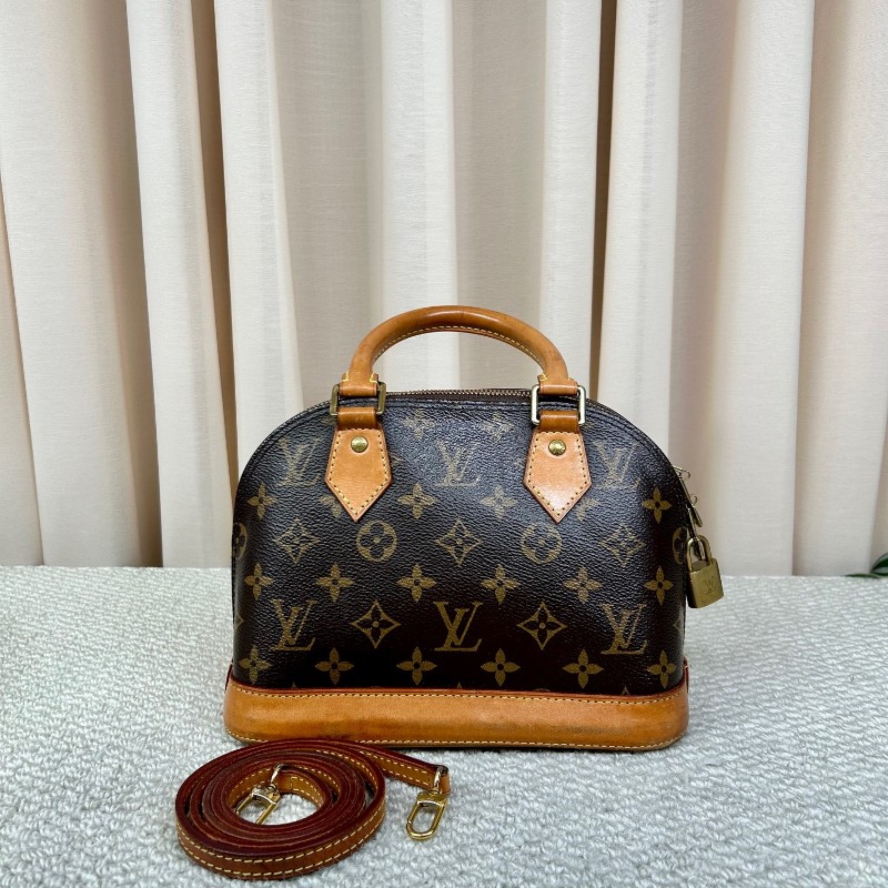 LV路易威登Alma BB老花貝殼包 有肩帶 可單肩可斜挎可手提 貝殼包型優雅流暢 氣質中又帶點兒可愛-1